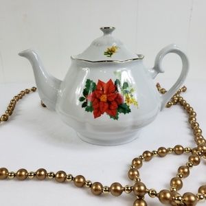 Poinsettia Tea Pot Gold Accent Belk Holiday Christmas Collectible Serving